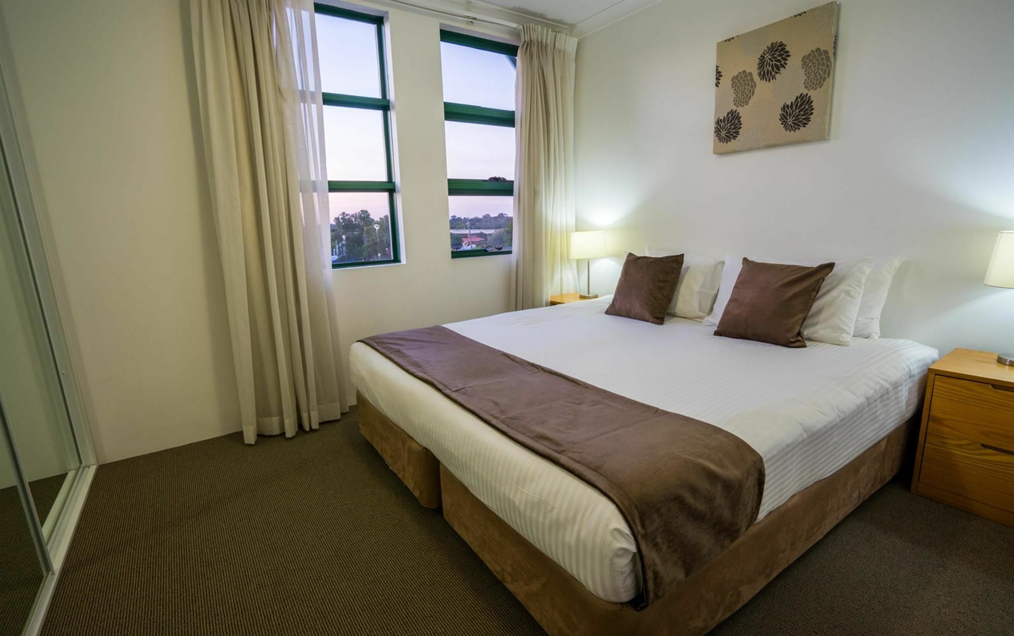 Perth Ascot Central Apartment Hotel Official Extérieur photo